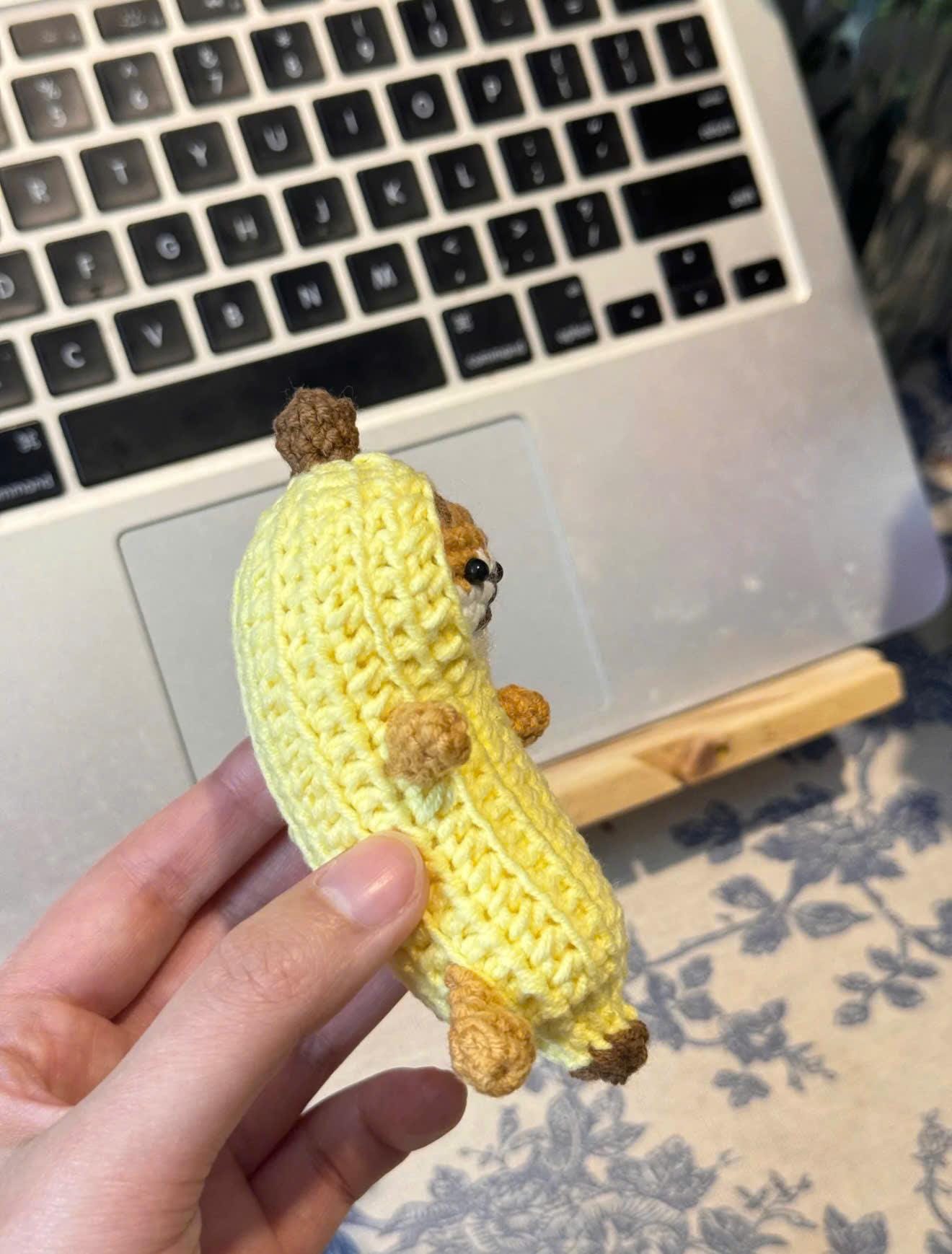 Crochet Banana Cat Keychain: Funny Meme Plushie Toy