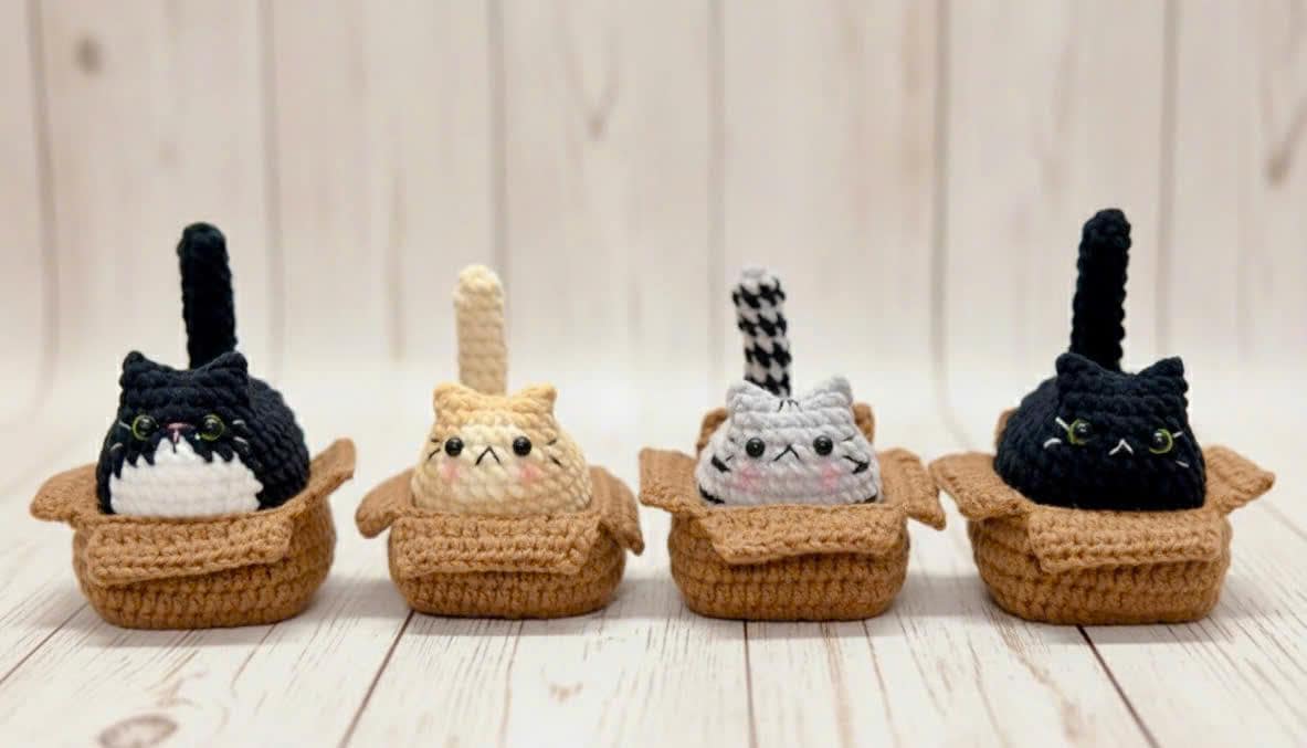 Crochet mini cat keychain, Cute Gift for Cat Lovers, Crochet Cat Stuffed Animal ,soft chubby kitty, Car Keyring, Bag Decoration, Amigurumi